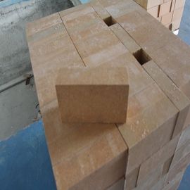 Brique réfractaire isolante de MgO des briques réfractaires 76% de four à zircone de magnésie jaune-clair