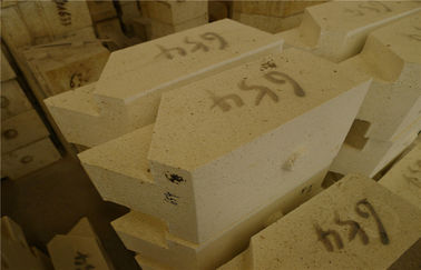 Le format standard a formé la brique réfractaire de haute alumine/bloc pour rayer le four