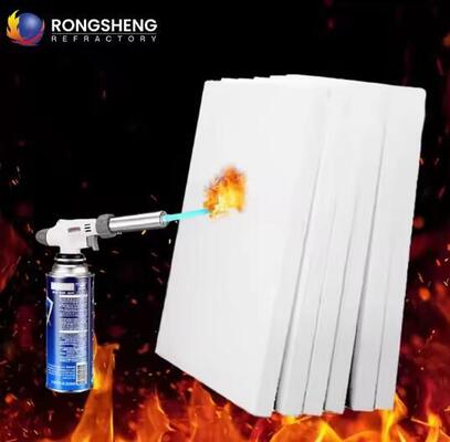 Chine Panneaux polycristallins en fibres mullite 1600C 1800C Panneaux en fibres céramiques mullite Plaque isolante de revêtement de four réfractaire