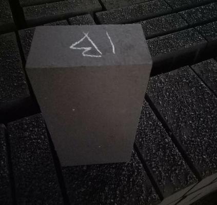 Brique réfractaire pour four à verre