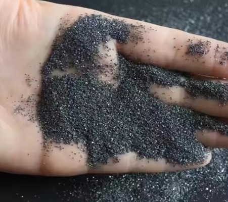 Poudre de carbure de silicium noir vert 98% pureté SiC grès poudre fine pour les réfractaires métallurgiques