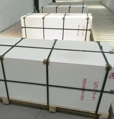 Résistance à l'usure à haute température 95% Al2O3 brique de corindon blanc réfractaire pour les fours à arc électrique