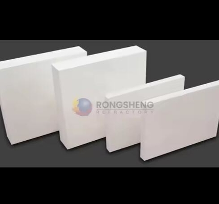 Couche de vitrage du four réfractaire 20 mm panneau d'isolation en fibre de céramique isolation à haute température résistant à la chaleur à 1600 degrés