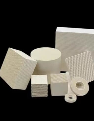 Échangeur de chaleur en céramique à haute performance Rto Honeycomb Alumine Cordierite Monolithe de stockage thermique en céramique Honeycomb