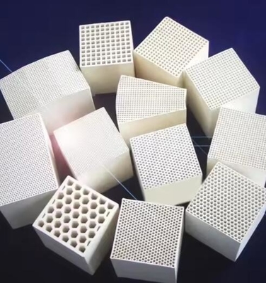 Échangeur de chaleur en céramique à haute performance Rto Honeycomb Alumine Cordierite Monolithe de stockage thermique en céramique Honeycomb