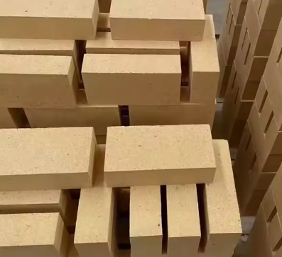 Pièces de briques d'aluminium à haute température de Rongsheng réfractaires aux chocs thermiques résistantes aux chocs thermiques