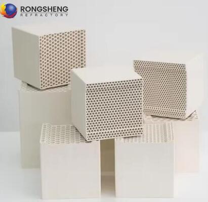 Substrate céramique à nid d'abeille réfractaire de Rongsheng, carré rond, cordierite, alumine, échangeurs de chaleur céramiques pour l'industrie chimique