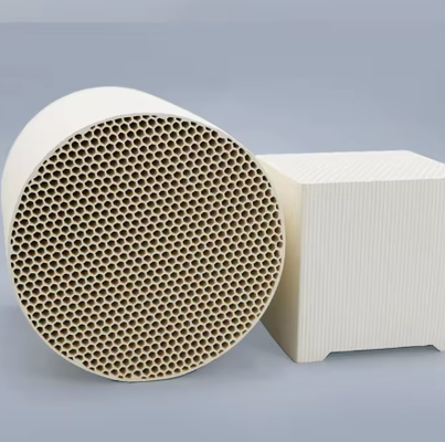 Porteur de catalyseur en céramique à haute résistance de cordierite mullite de nid d'abeille pour l'industrie chimique Convertisseur de purification des gaz d'échappement